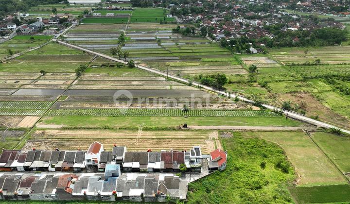 Yard Land Near West Ring Road Godean Yard Land Near West Ring Road Godean