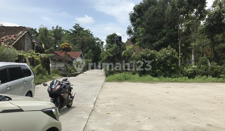 Land Ready to Build North of Pakem Sleman Gas Station Land Ready to Build North of Pakem Sleman Gas Station