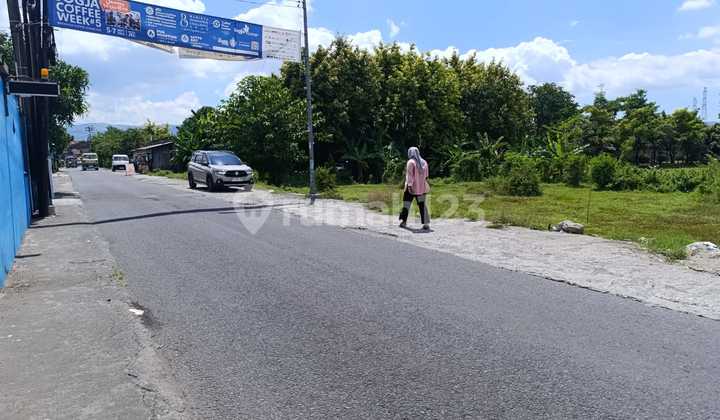 Tanah Bantul Pinggir Jl. Monumen Perjuangan Banguntapan