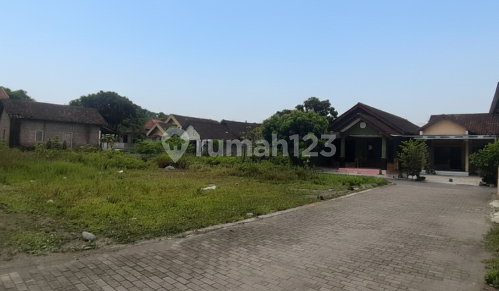 Premium Land Between Prambanan Temple and Jogonalan Toll Exit