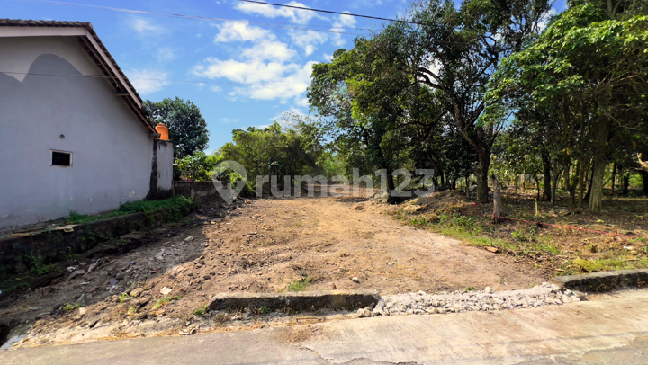 Affordable Land in Jogja, Ngaglik Area, 100 Meters from Rejodani Market, SHM Certificate