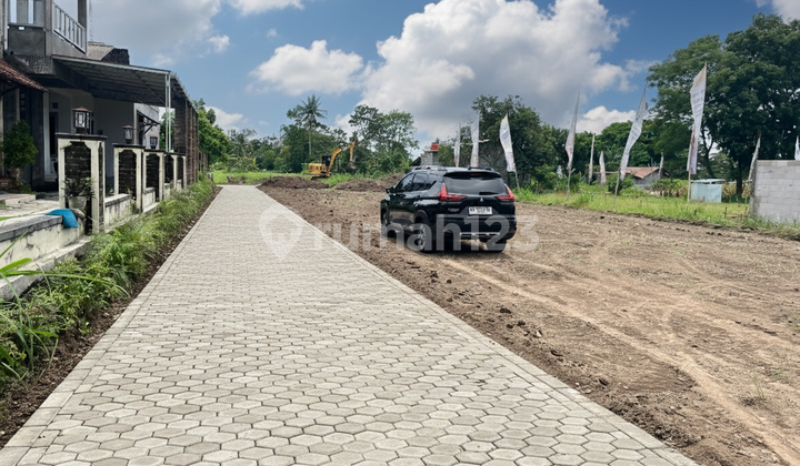 Sleman Land with SHM, Sleman Yard 5 Minutes from the Suciati Mosque Sleman Land with SHM, Sleman Yard 5 Minutes from the Suciati Mosque