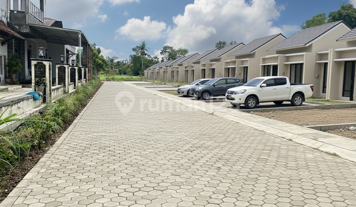 Sleman Land with SHM, Sleman Yard 5 Minutes from the Suciati Mosque Sleman Land with SHM, Sleman Yard 5 Minutes from the Suciati Mosque