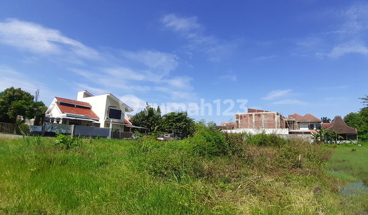 Business Land in the Elite Area in Front of Amplaz