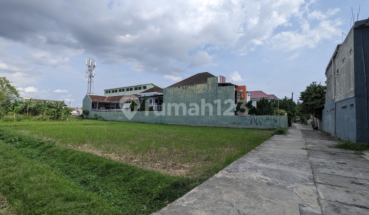 Jual Cepat Tanah 800 Meter Dari Jl. Laksda Adisucipto, SHM