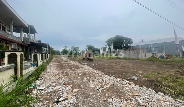 Strategic Land Palagan Sleman by the Roadside Strategic Land Palagan Sleman by the Roadside