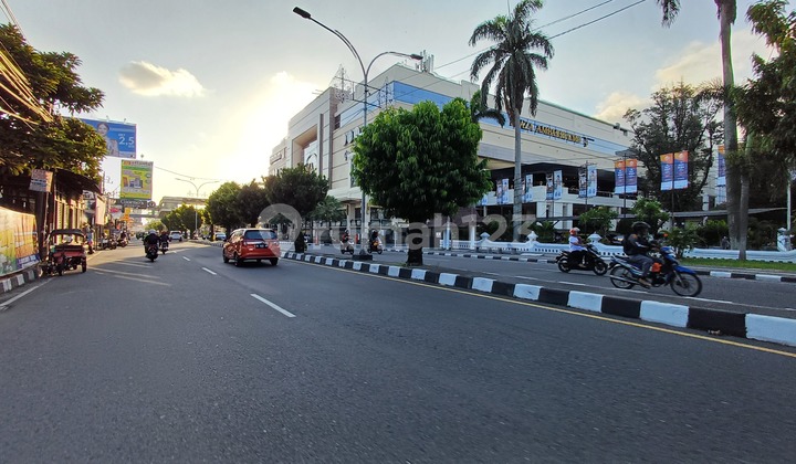 Tanah Strategis Dekat Ambarukmo Plaza, Cocok untuk Kost Eksklusif Tanah Strategis Dekat Ambarukmo Plaza, Cocok untuk Kost Eksklusif