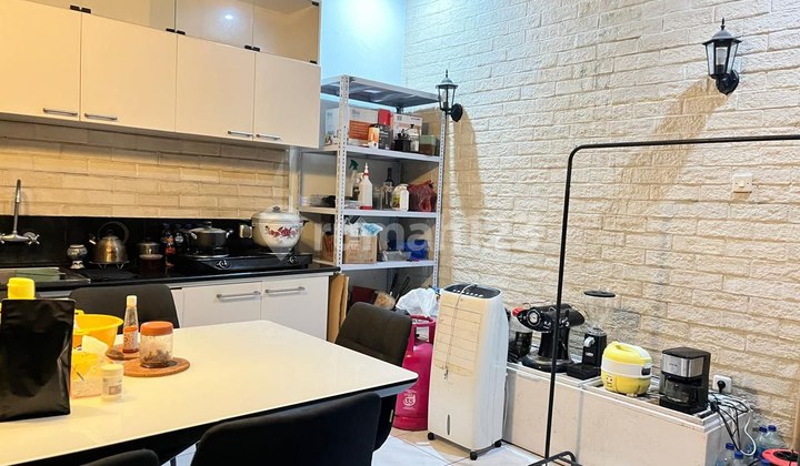 Dijual Murah Rumah Mewah Semi Furnish di Legenda Wisata Cibubur 2