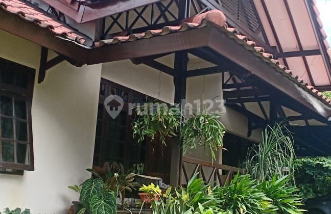 DIJUAL RUMAH MEWAH 2,5 LT DI BAMBU APUS CIPAYUNG JAKARTA TIMUR