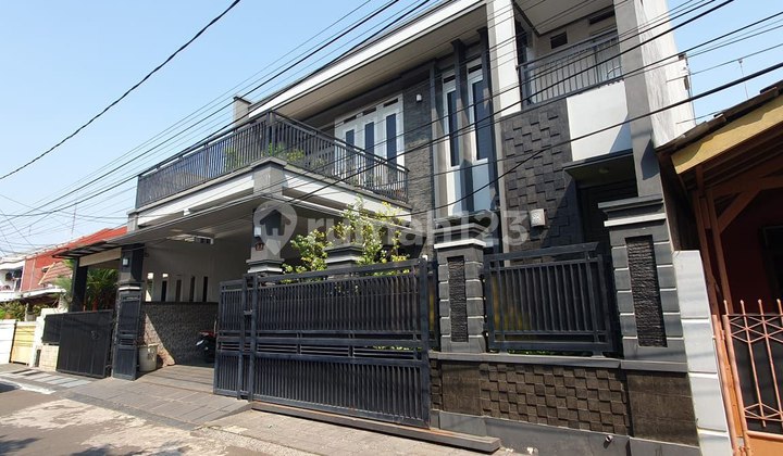 Semi-Furnished 2-Story Luxury House in Pondok Kelapa, Kelapa, East Jakarta Semi-Furnished 2-Story Luxury House in Pondok Kelapa, Kelapa, East Jakarta