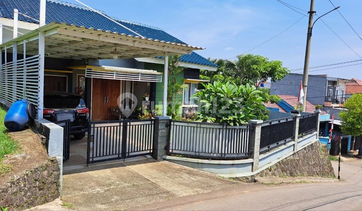 JUAL RUMAH MEWAH & LUAS POSISI HOOK DI JL TABRONIH CILODONG DEPOK