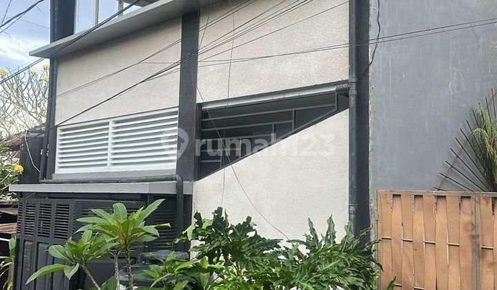 Di Jualhunian Rumah Komplek 2 Lantai Lokasi Di Jimbaran Dekat Dengan Ayana Resort.