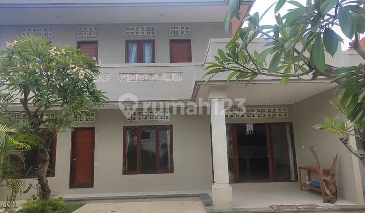 Di sewakan Villa 2 lantai mewah di sanur 