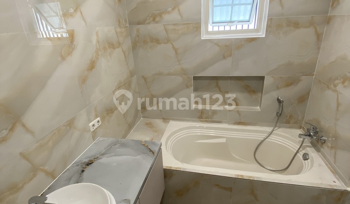 Rumah Mewah Taman Mediterranean Lippo Karawaci 2