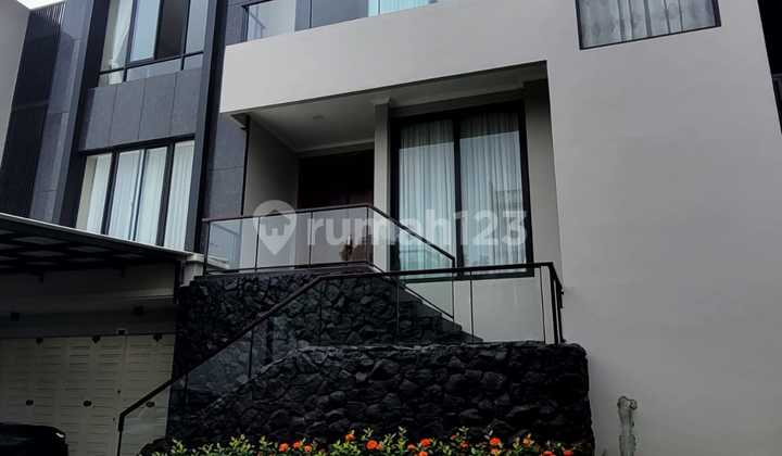 Dijual Rumah Mewah Rapi The Crown Gading Serpong 1