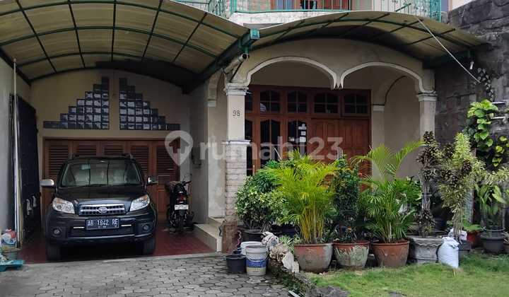 House and Business Space on Jl Damai Kaliurang Km 8.5 2