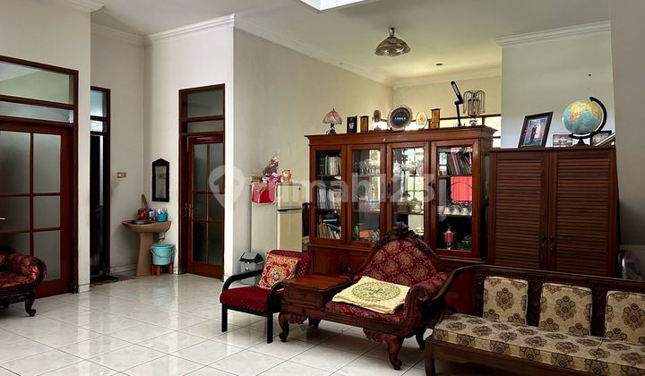 Flood-Free, 2 Floors, Freehold Title, Near Shopping Center, Move-In Ready, 2