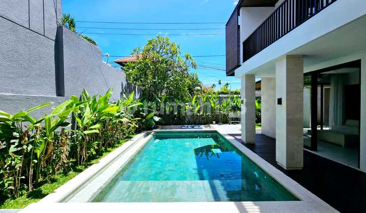 For Sale Villa Location Petitenget 2
