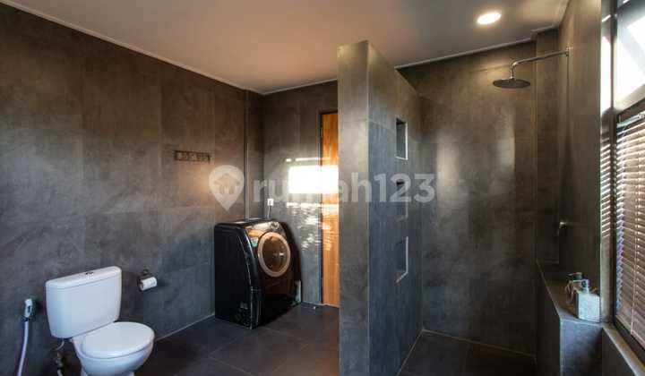 Villa for Sale in Lalanglinggah 2