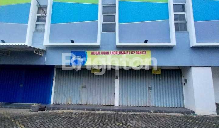 3-Story Shop House Near Urban Area 1