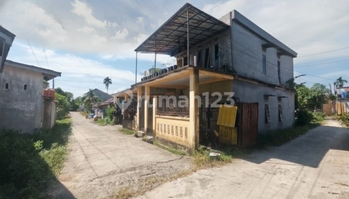 8 minutes to UNRI Panam Campus, 8-Door Boarding House for Sale: Freehold Title