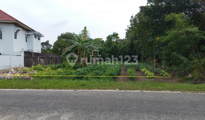 Luxury Environment on Cemara Gading Street, Pemda Complex, Certified Land Title (SHM).