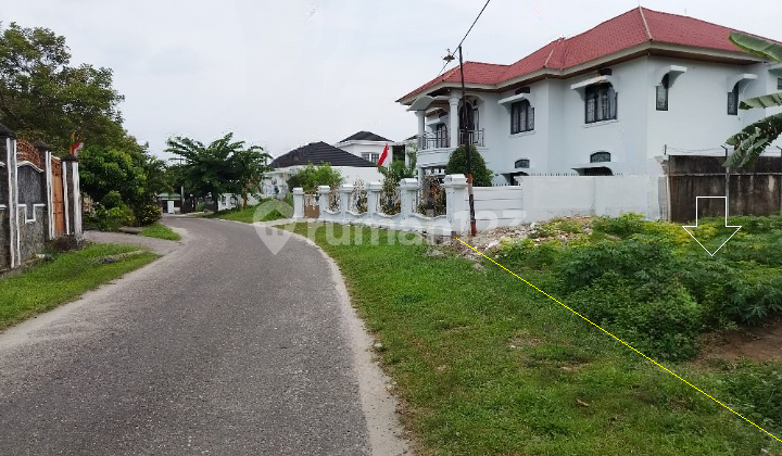 Luxury Environment on Cemara Gading Street, Pemda Complex, Certified Land Title (SHM).