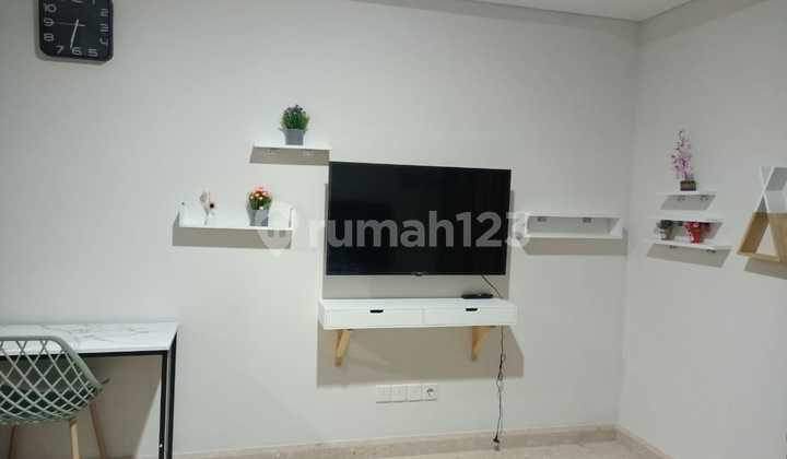 Disewakan Apartment Gold Coast Studio Full Furnish Termurah 2
