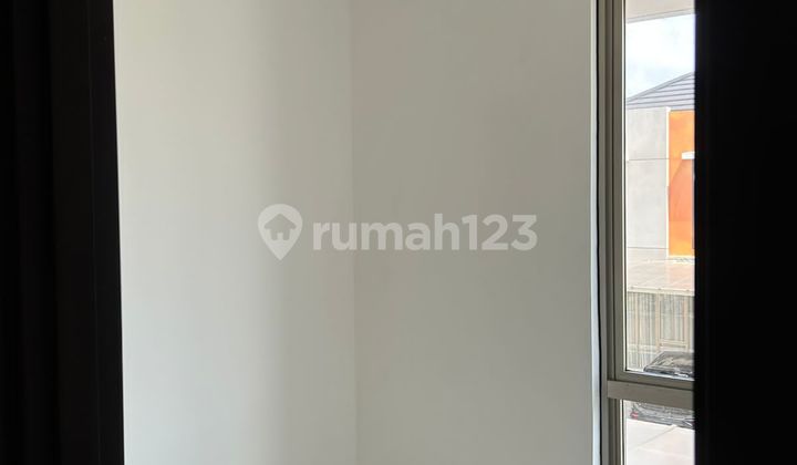 DISEWAKAN RUMAH SPRINGVILLE PIK 2 8×15 UNFURNISH  2