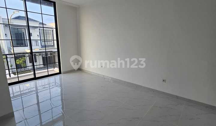 DISEWA RUMAH VILLA PASIR PUTIH PIK 2 8×12,5 UNFURNISH 2