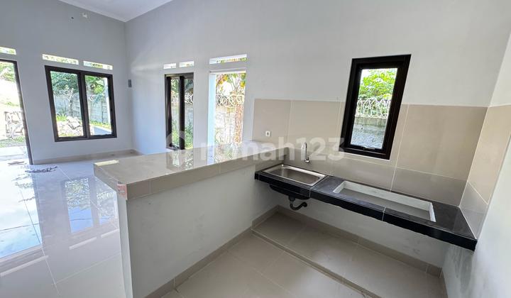 Rumah Strategis 2 Lantai Asri Shm Di Cibubur  2