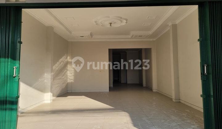 Gajah Raya Semarang Office, Strategic Location, Always Busy, Suitable for Business. Renovated Like New. 2