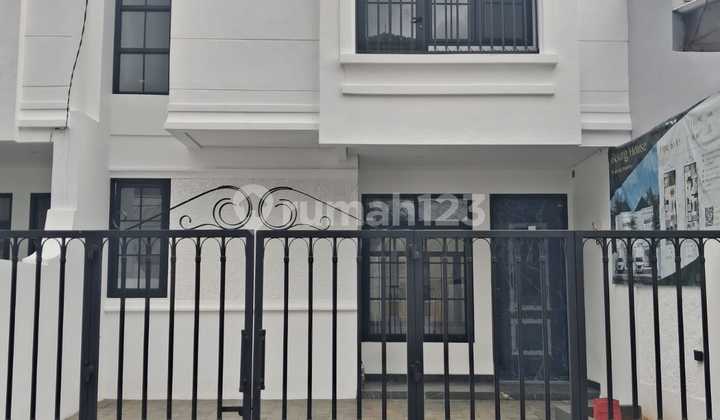 Rumah Bagus Strategis di Pondok Bambu Jakarta Timur