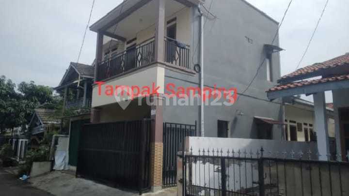 Very Strategic, 3-Story House 50 Meters from Kelapa Dua Arterial Road 2