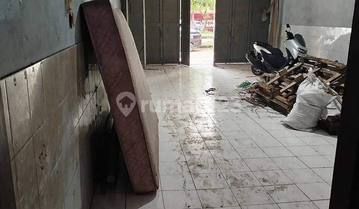 FOR RENT: RENOVATED 1-STOREY SHOPHOUSE, SUITABLE FOR BUSINESS SPACE, STRATEGIC AND BUSY LOCATION. 2