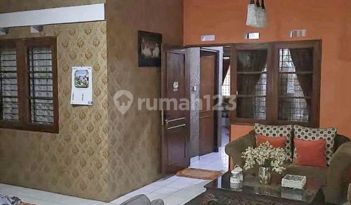 Dijual Rumah Siap Huni Terawat di Kotamas Cimahi Bandung Hunian 1 lantai bangunan minimalis dekat lokasi strategytis & dgn konsep one gate system. Lokasi mudah terjangkau oleh alat transportasi umum.