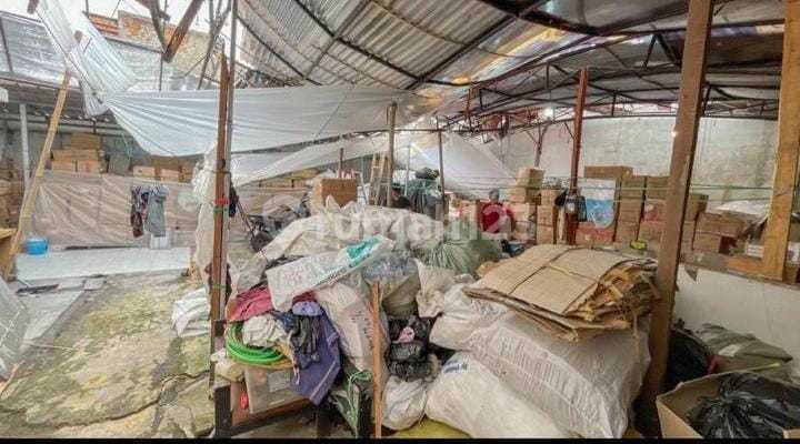 FOR SALE SHOP LOCATED ON JL. CIBADAK BANDUNG, SPACIOUS AND STRATEGIC LOCATION, BUSY AREA