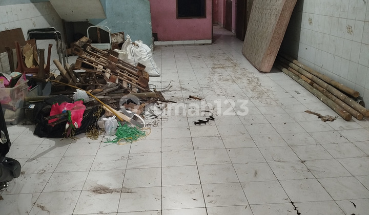 DISEWAKAN RUKO THI 1 TERENOVASI COCOK UNTUK RUANG USAHA TEMPAT STRATEGIS DAN RAMAI