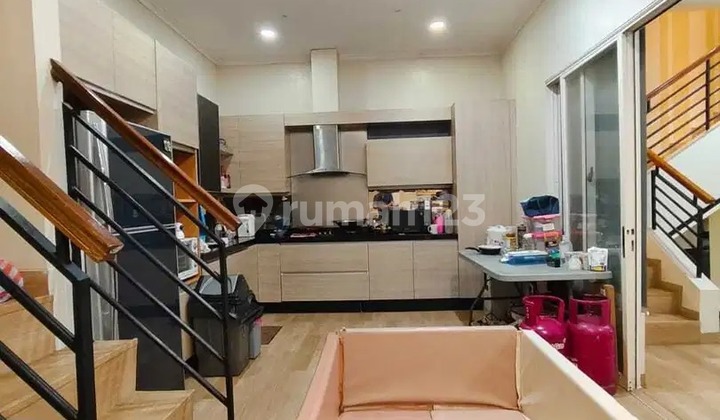 Rumah 2 Lantai Full Renovasi The Springs Canary Gading Serpong BSD City Tangerang Banten