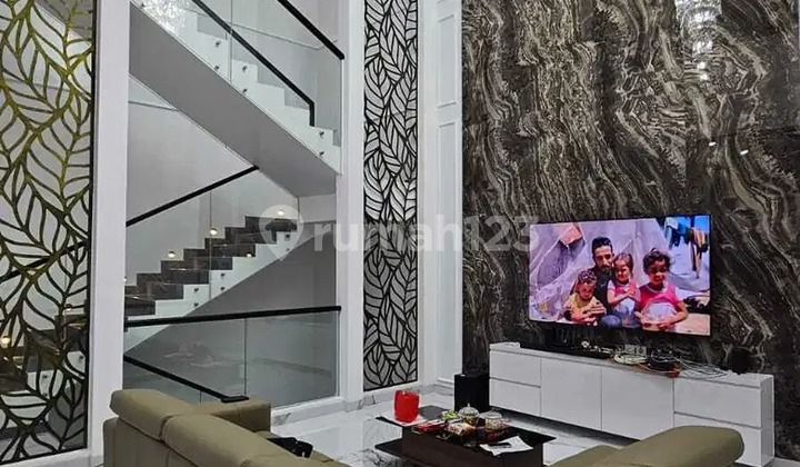 Rumah 3 Lantai Full Renovasi The Springs Scarlet Gading Serpong BSD City Tangerang Banten