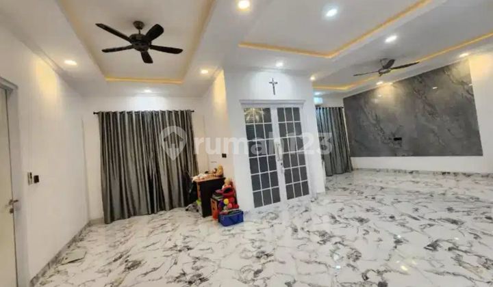 Rumah 3,5 Lantai Full Renovasi Crystal Bsd City Gading Serpong Tangerang Banten