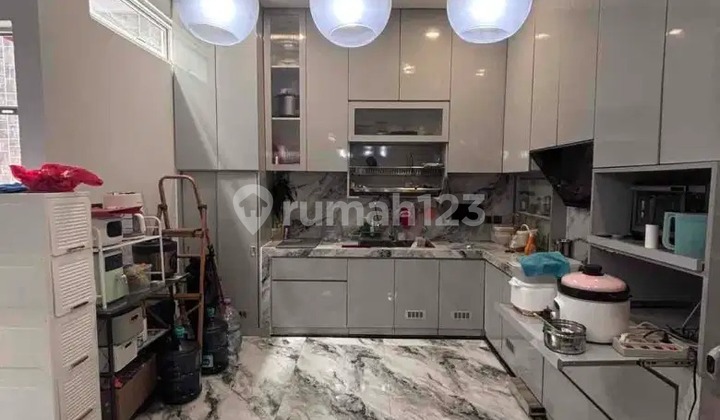 Rumah 2 Lantai Full Renovasi Amalfi Gading Serpong BSD City Tangerang Banten 2