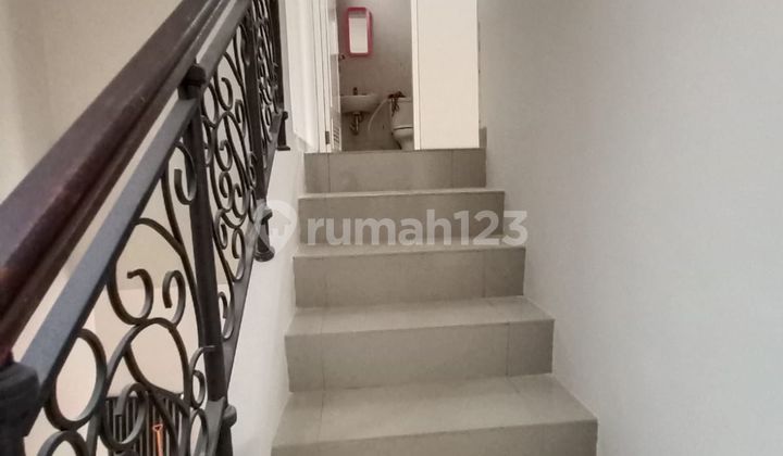 2-Story Fully Renovated House in Michelia, Gading Serpong, BSD City, Tangerang, Banten 4
