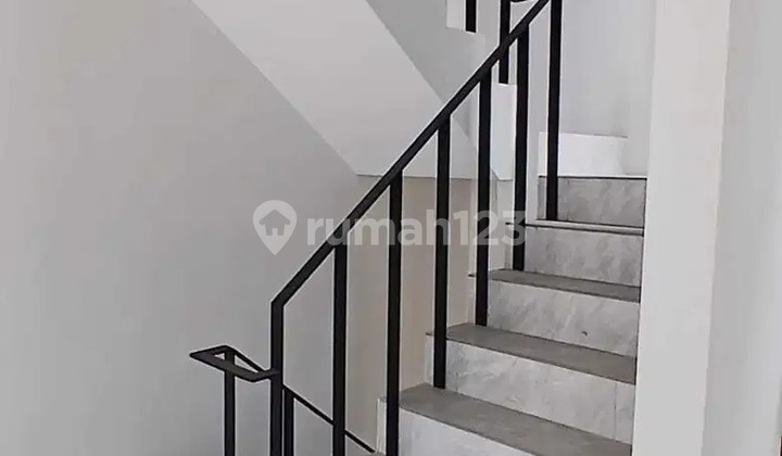 Rumah 3 Lantai Greenwich Aether Gading Serpong BSD City Tangerang Banten 4