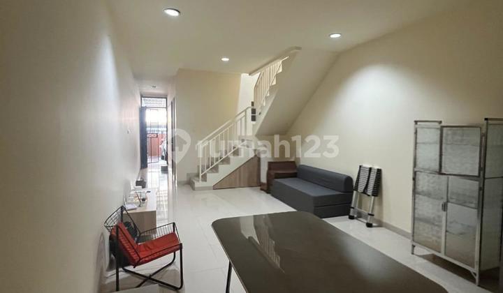 Dijual Rumah Asri Di Perum Kav Dki Meruya Strategis Rumah 2