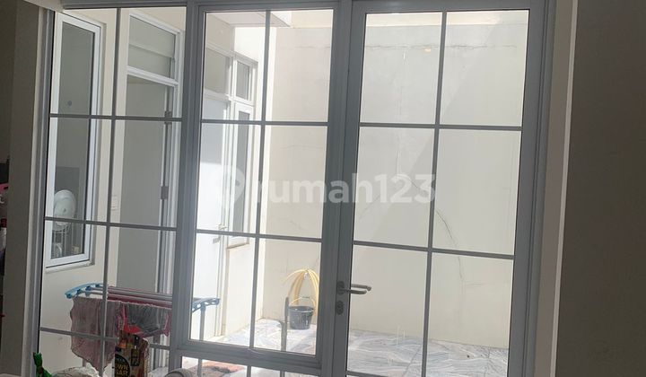 Rumah Lavon Grandura (Ukuran 13.5X14 M) - Hoek Rumah Lavon Grandura (Ukuran 13.5X14 M) - Hoek