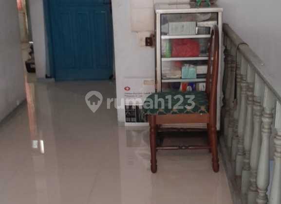 Happy Pond House Jelambar (Size 6.5x16 m)