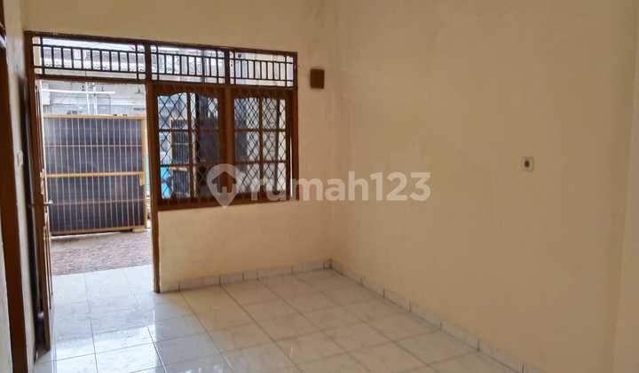 For Rent: Tidy 2 Bedroom Single Floor Villa, Bandara Taman. 2