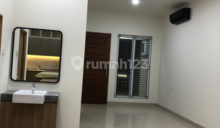 For Sale, Neat Greenville House 3 1/5 Floors with Marble Kitchen Set 2