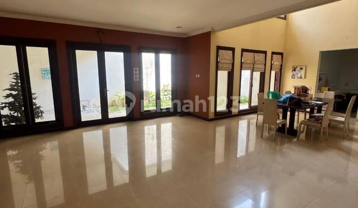 RUMAH LOKASI STRATEGIS GRAHA FAMILY Row 3 Mobil RUMAH LOKASI STRATEGIS GRAHA FAMILY Row 3 Mobil